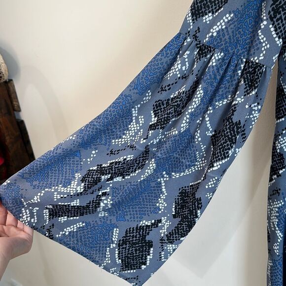 Buddy Love Wide Sleeve Dress - Picture 3 of 5